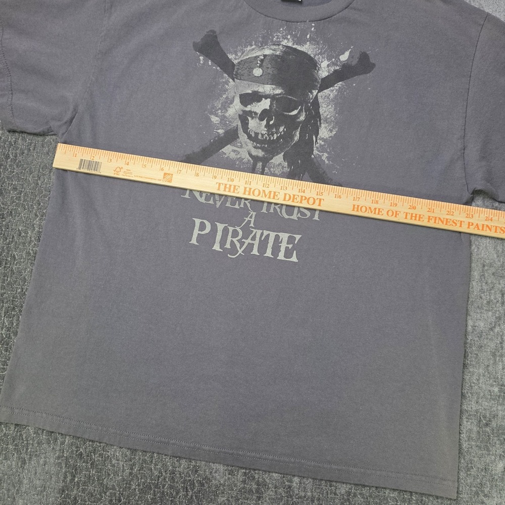 Vtg Pirates Of The Caribbean At World's End T Shirt Mens XL Gray Never Trust Y2K - Picture 2 of 10